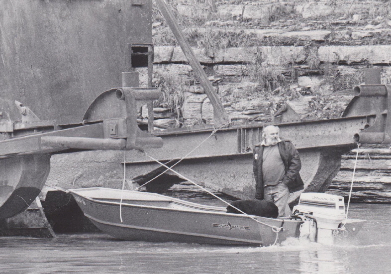 Raising the boat on Kentucky River Captain Shearer