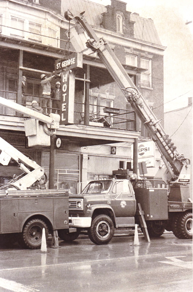 Taking down the St. George Hotel Sign 1978